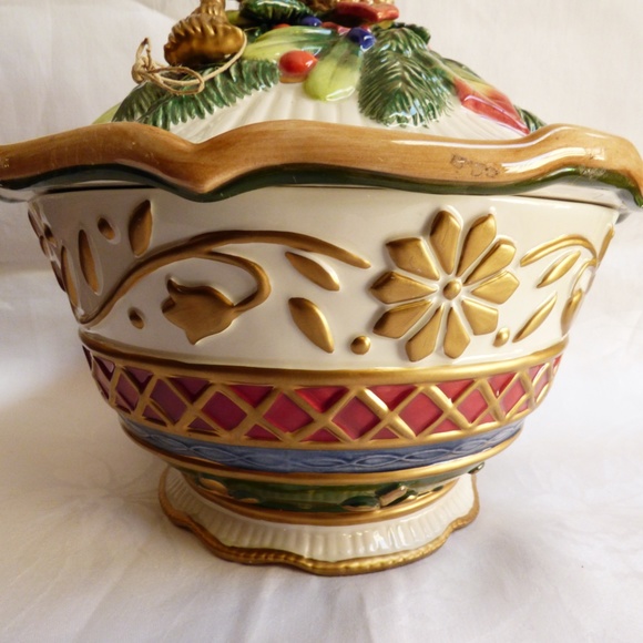 Fitz and Floyd Classics Jolly St. Nick Hand painted Holiday Ceramic covered Bowl - Picture 3 of 12